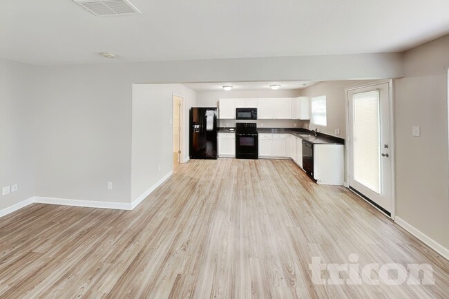 Building Photo - 1362 Cadre Cir
