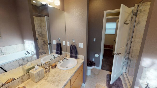 Foto del edificio - 1874 Vine Street, Unit 102