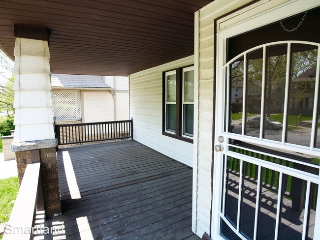 Building Photo - 3435 Beechwood Ave