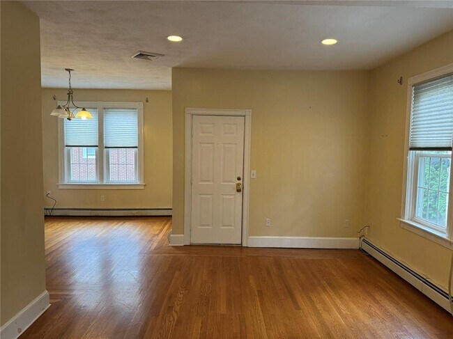 Foto del edificio - 128 S Angell St