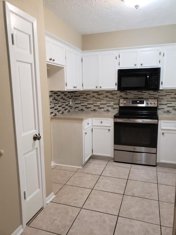 Building Photo - 2233 Broadlawn Dr