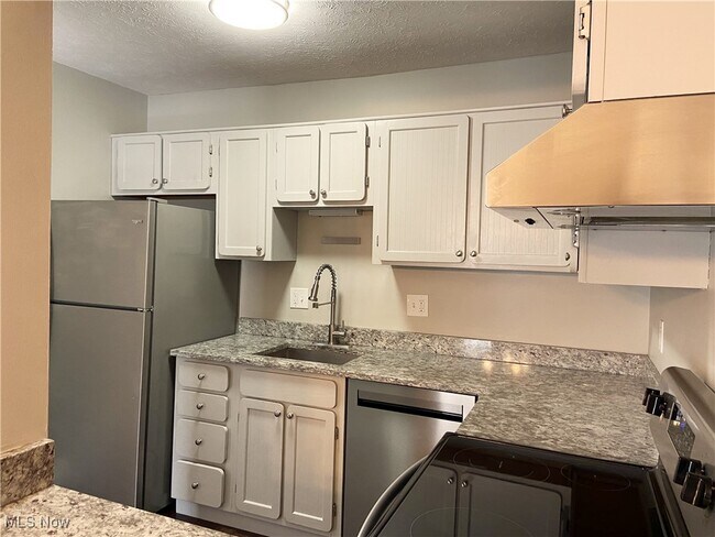Foto del edificio - 1480 Cedarwood Dr