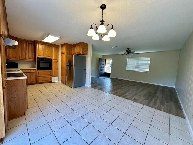 Building Photo - Home of FW Side of Granbury
