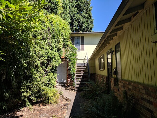 Photo - 410 SE 19th Ave Apartments