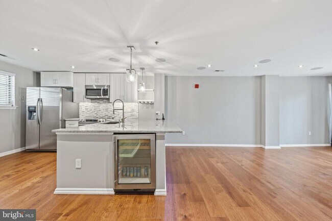 Foto del edificio - 2 Leverington Ave