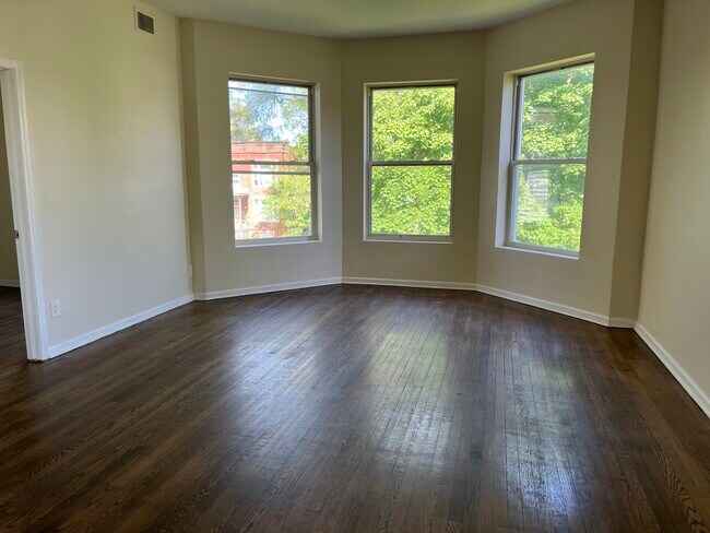 Building Photo - 7120 S Emerald Ave