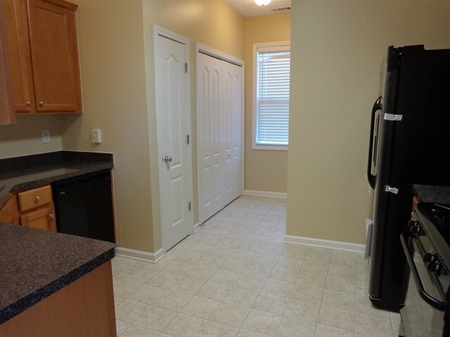 Building Photo - 8119 Willowbank Way