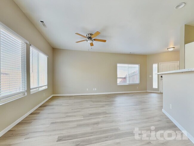 Foto del edificio - 9615 Stoney Creek Way