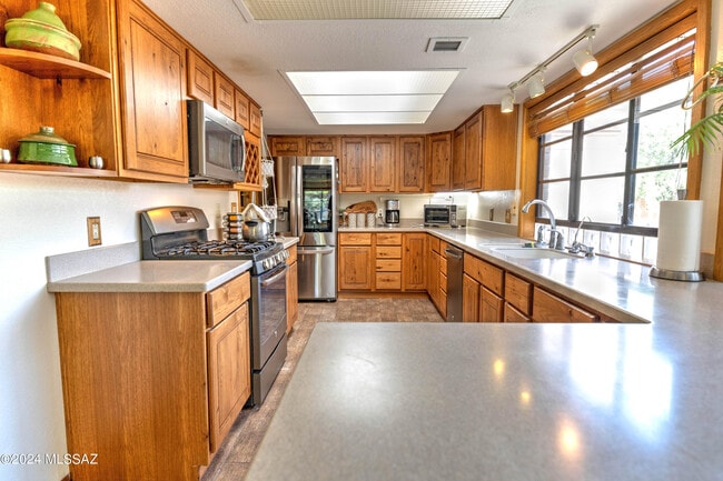 Building Photo - 3368 N Camino los Brazos