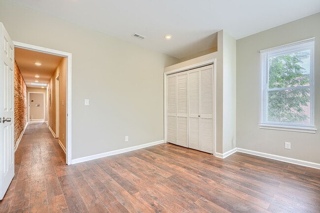 Foto del edificio - 446 N Linwood Ave