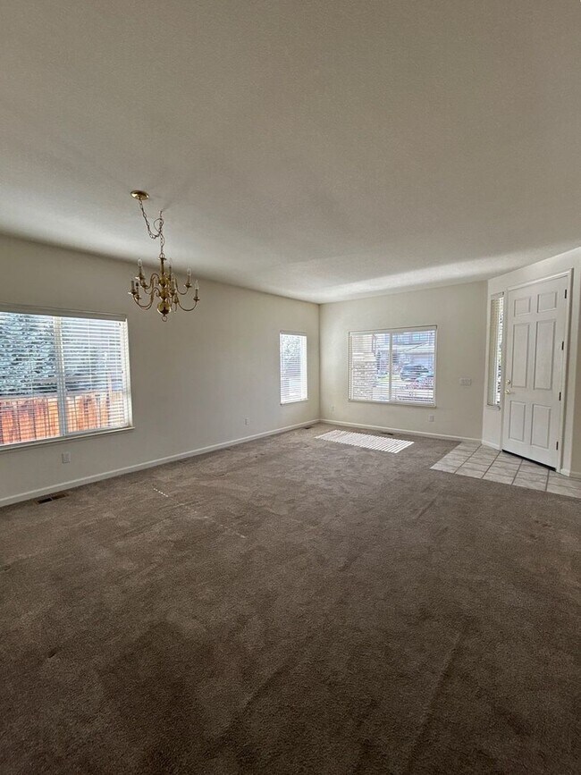 Foto del edificio - 6705 Cinnamon Dr