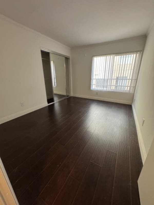 Foto del edificio - 10911 Rochester Ave