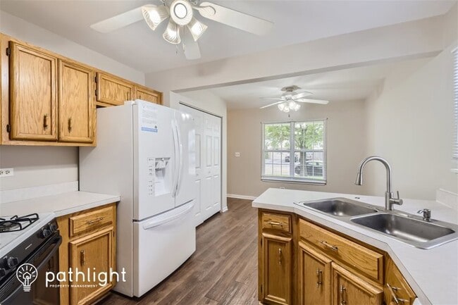 Building Photo - 4102 Brenton Dr