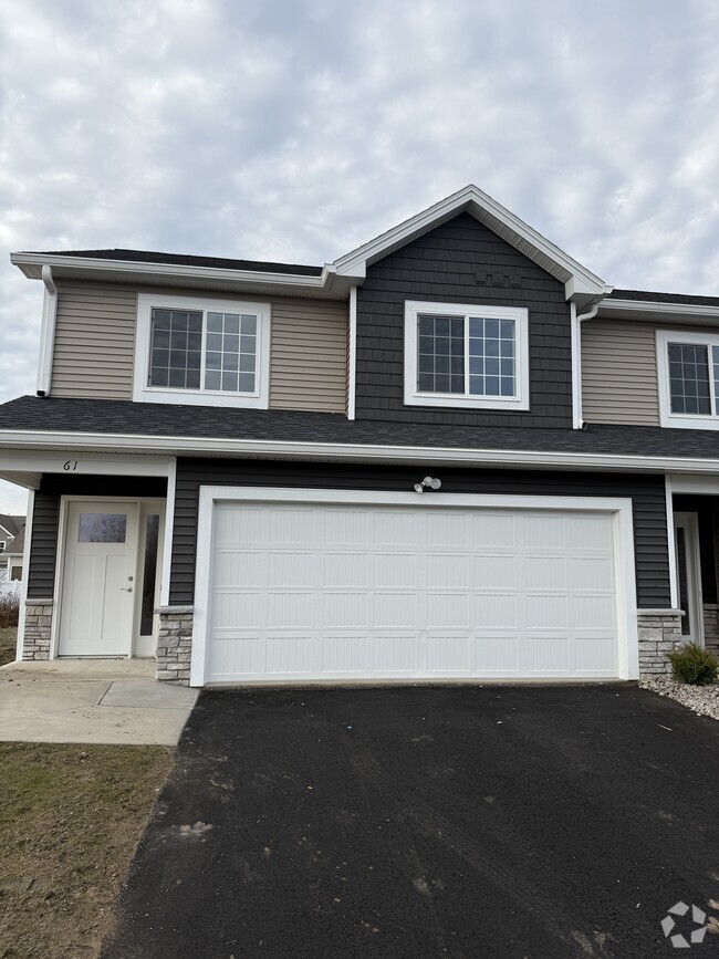 Building Photo - Kings Crossing Townhomes