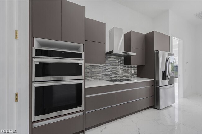 Foto del edificio - 2721 NW 41st Ave