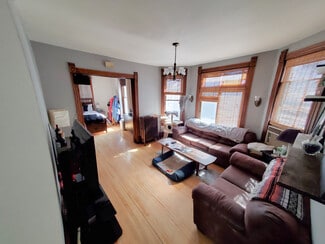 Building Photo - 373 Daly St