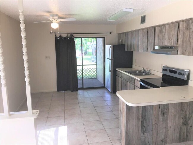 Foto del edificio - 2806 46th Ave Dr W