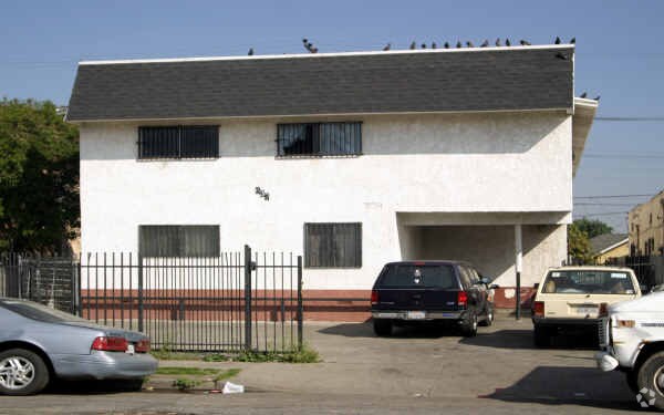Primary Photo - 637 W 79th St