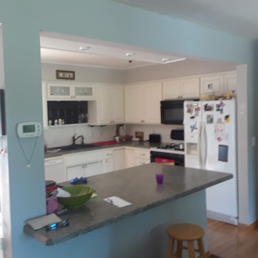 Foto del edificio - 1902 E Lake Geneva Rd NE