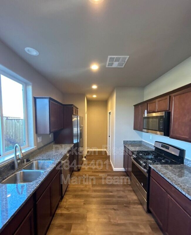 Foto del edificio - 3621 Oaklawn St