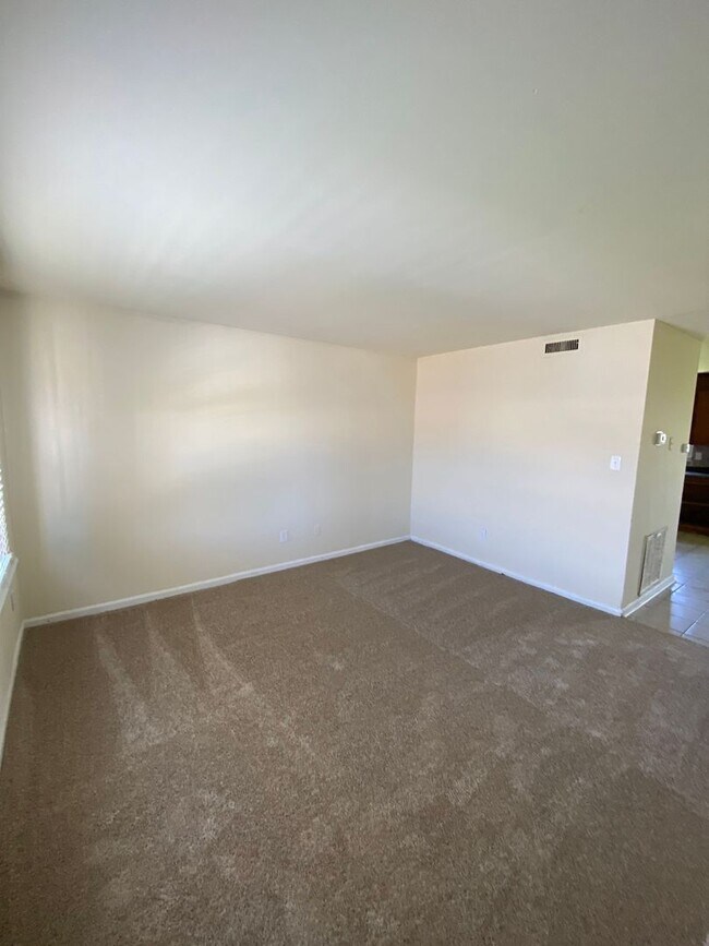 Foto del edificio - 2305 Poplar St