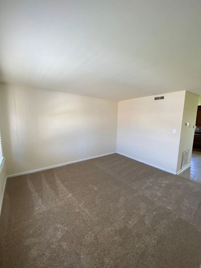 Building Photo - 800 Arlington Rd