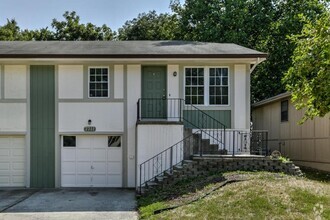 Building Photo - 7711 NW 79th Pl