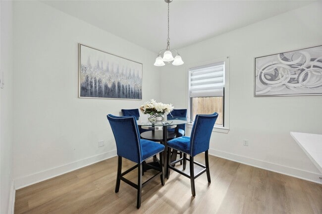 Foto del edificio - 8804 Knox St