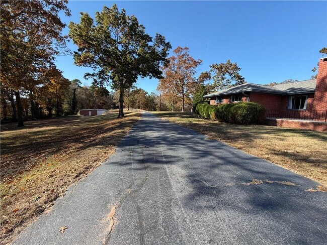 Foto del edificio - 1530 Lost Mountain Rd