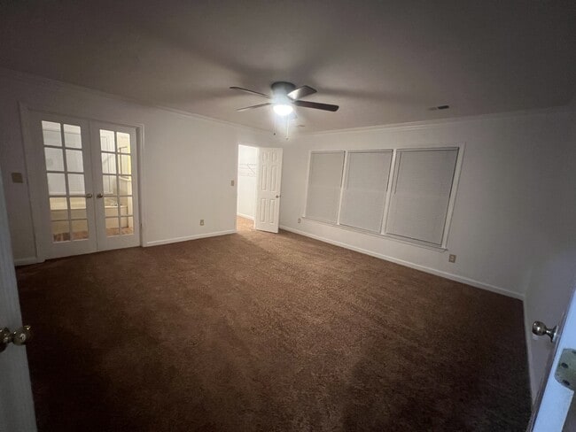 Photo - 661 Longbow Ct House