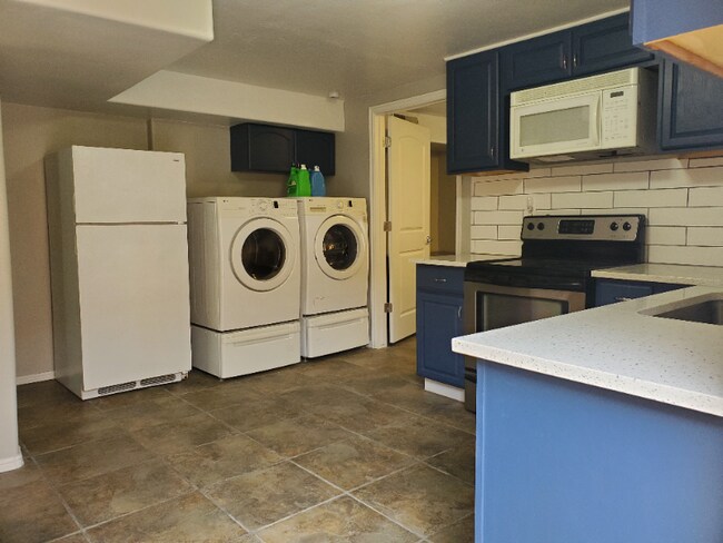 Building Photo - 8744 Soapberry Dr