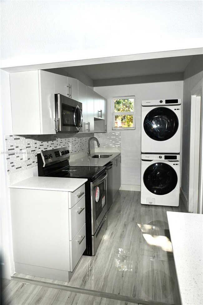 Foto del edificio - 747 NW 5th Ct
