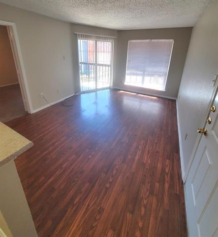 Building Photo - 18333 Roehampton Dr