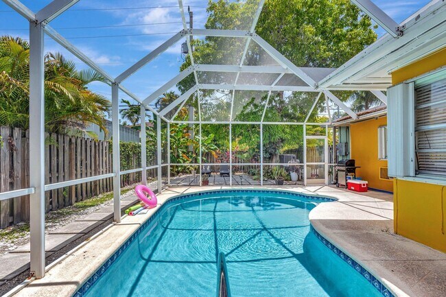 Photo - 1246 Johnson St House