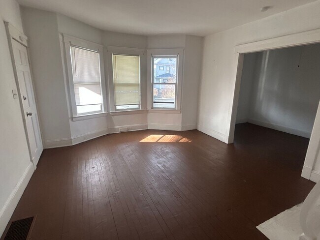 Foto del edificio - 759 E 91st St