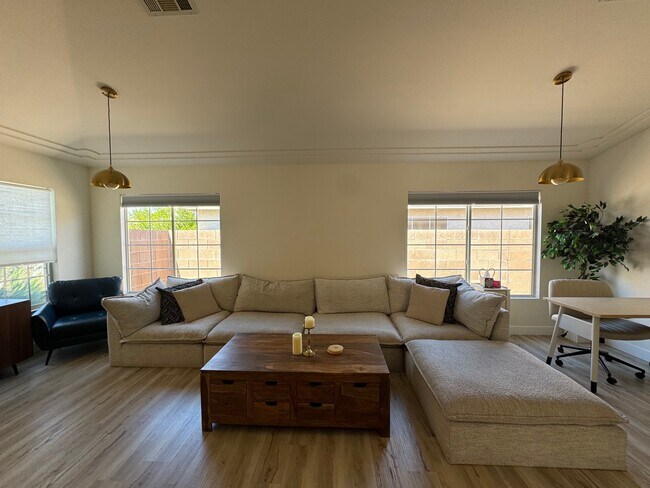 Foto del edificio - 5554 Merriweather Dr