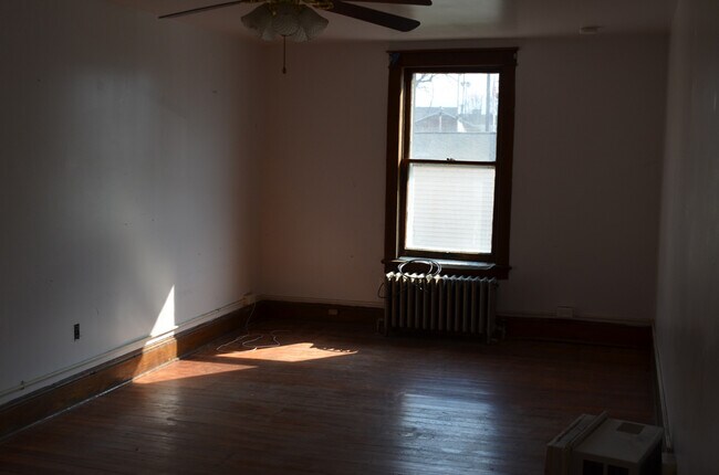 Foto del edificio - 185 W Spotswood Ave