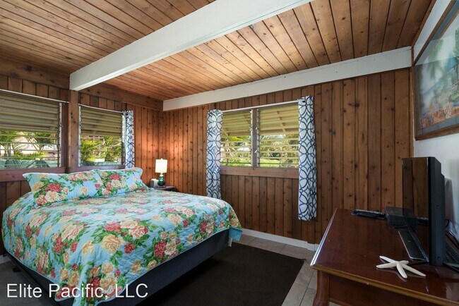 Building Photo - 3 br, 2 bath House - 2620-B Hoonani Road