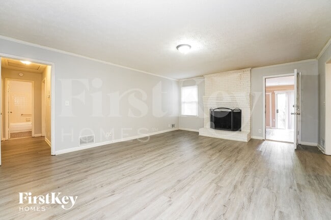 Building Photo - 4005 Huddersfield Dr SW