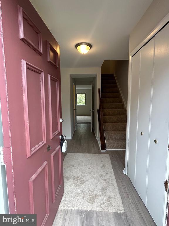 Foto del edificio - 7051 Knighthood Ln