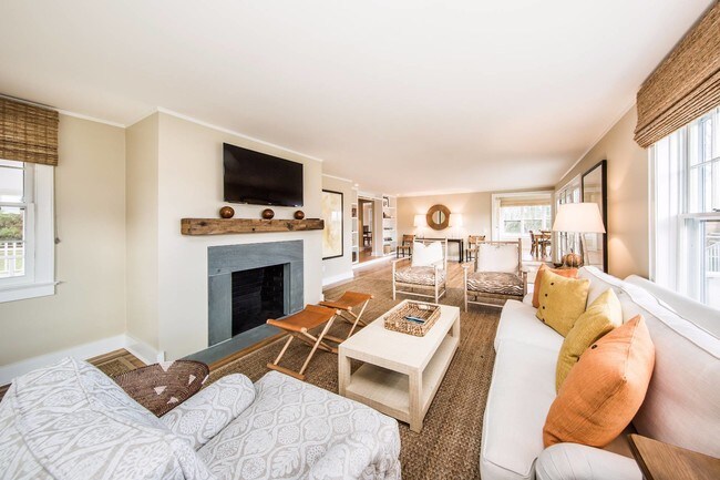 Foto del edificio - 125 Apaquogue Rd