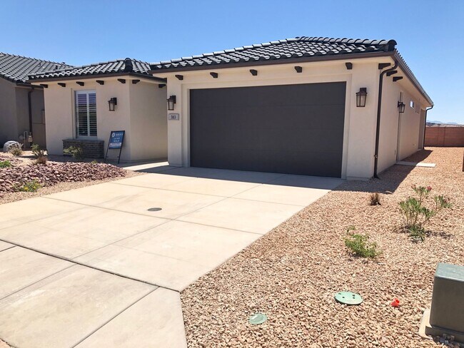 Building Photo - Beautiful Brio Home