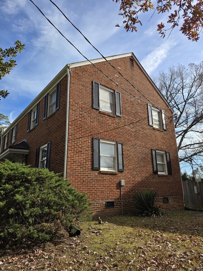 Foto del edificio - 1000 Nichols Dr