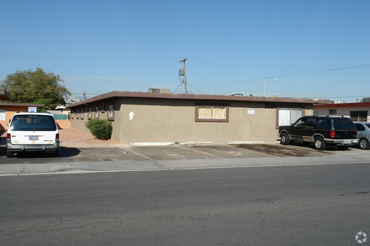 Building Photo - 2533-2539 Statz St