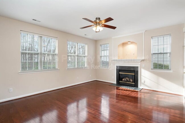 Foto del edificio - 17304 Commons Crossing Dr