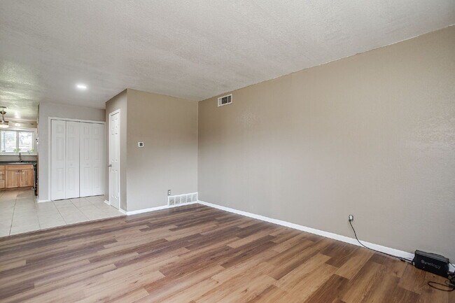 Foto del edificio - Coming Soon! MCM Benbrook Retreat