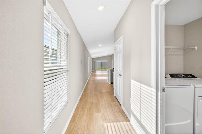 Foto del edificio - 7782 Peace Lily Ave