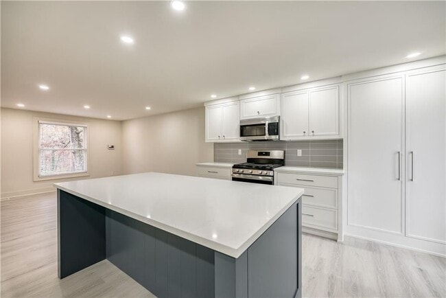 Foto del edificio - 3254 Newcastle Way