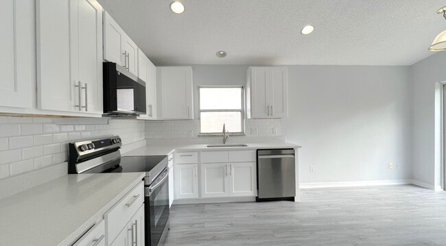 Building Photo - 3668 Becontree Pl