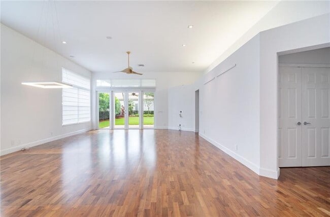 Foto del edificio - 2519 Bay Pointe Ct